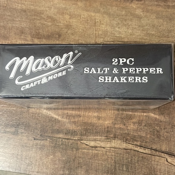 Mason jar salt & pepper shakers - Picture 2 of 3